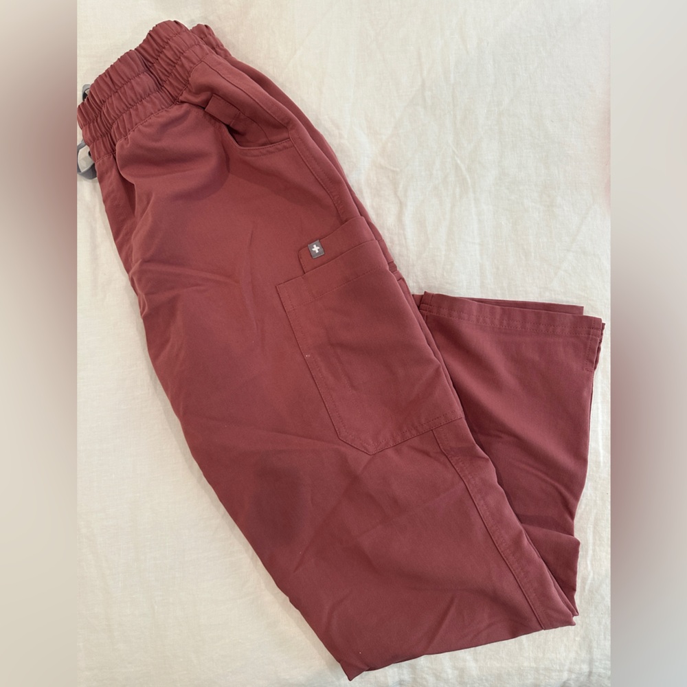 Figs high waisted tops scrub pant mauve